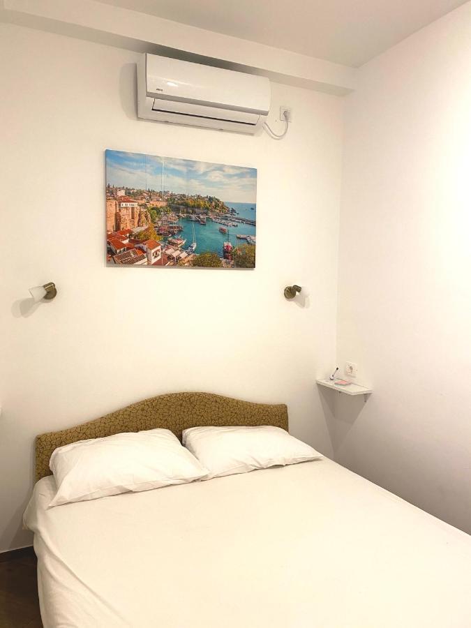 Apartment Njegos Perast Bagian luar foto