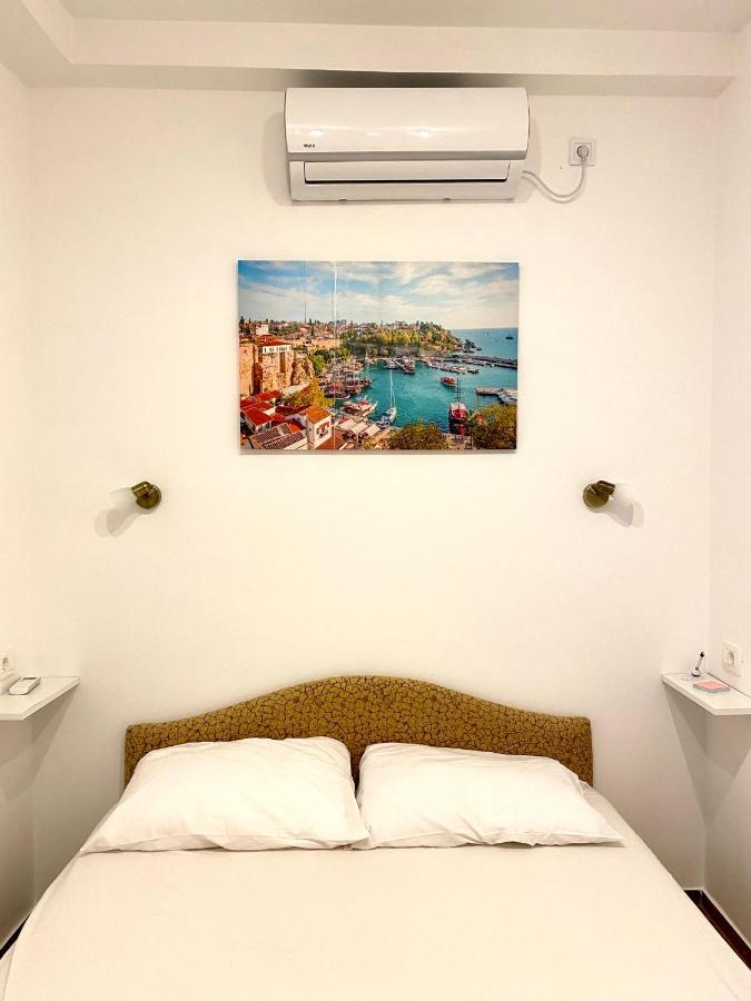 Apartment Njegos Perast Bagian luar foto