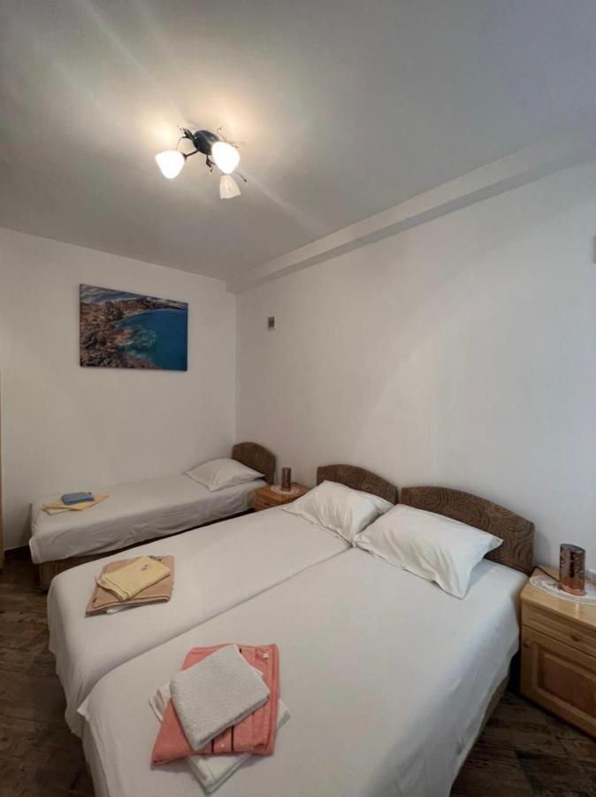 Apartment Njegos Perast Bagian luar foto